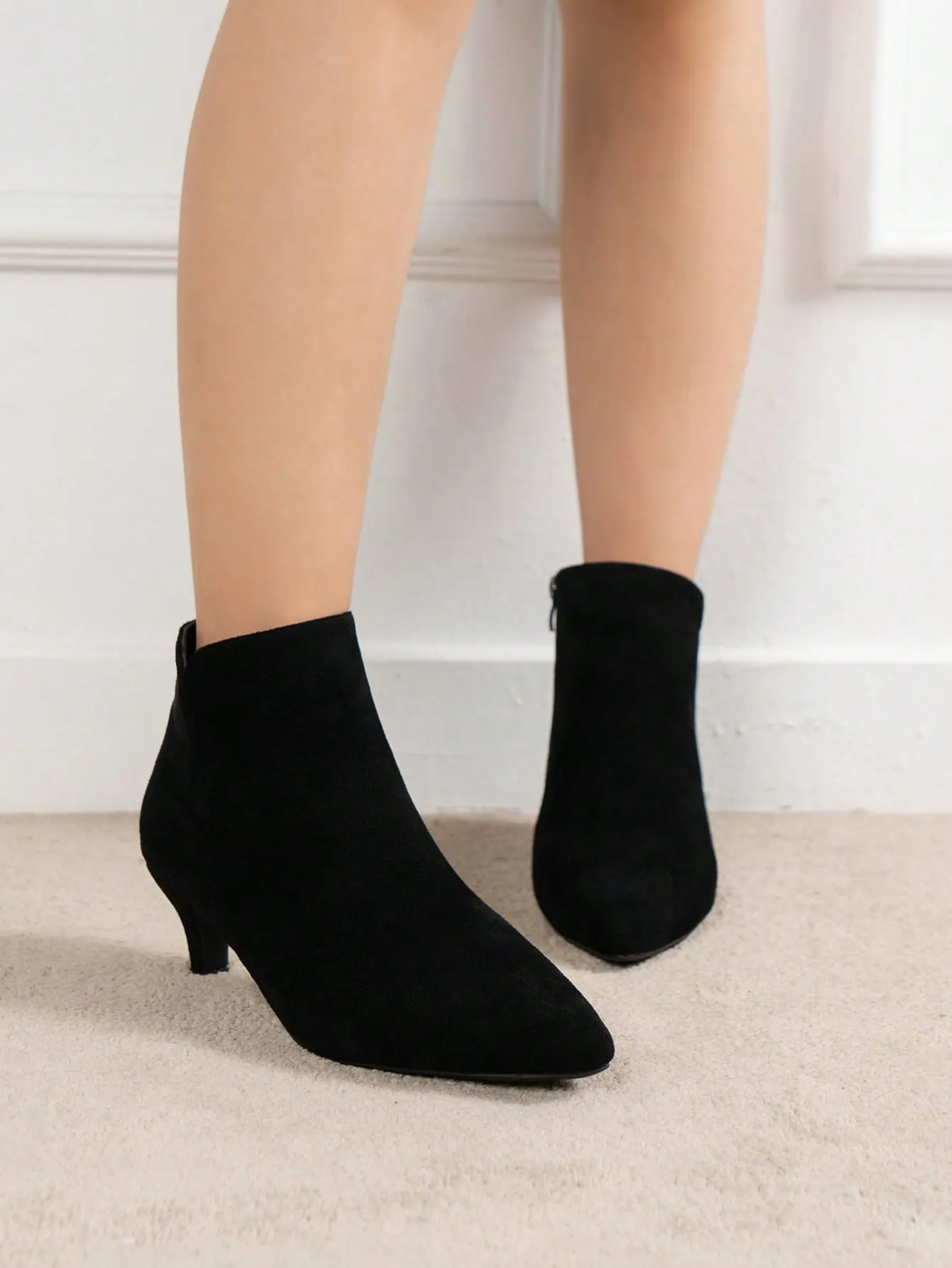Ankle Boots With Side Zipper - Black