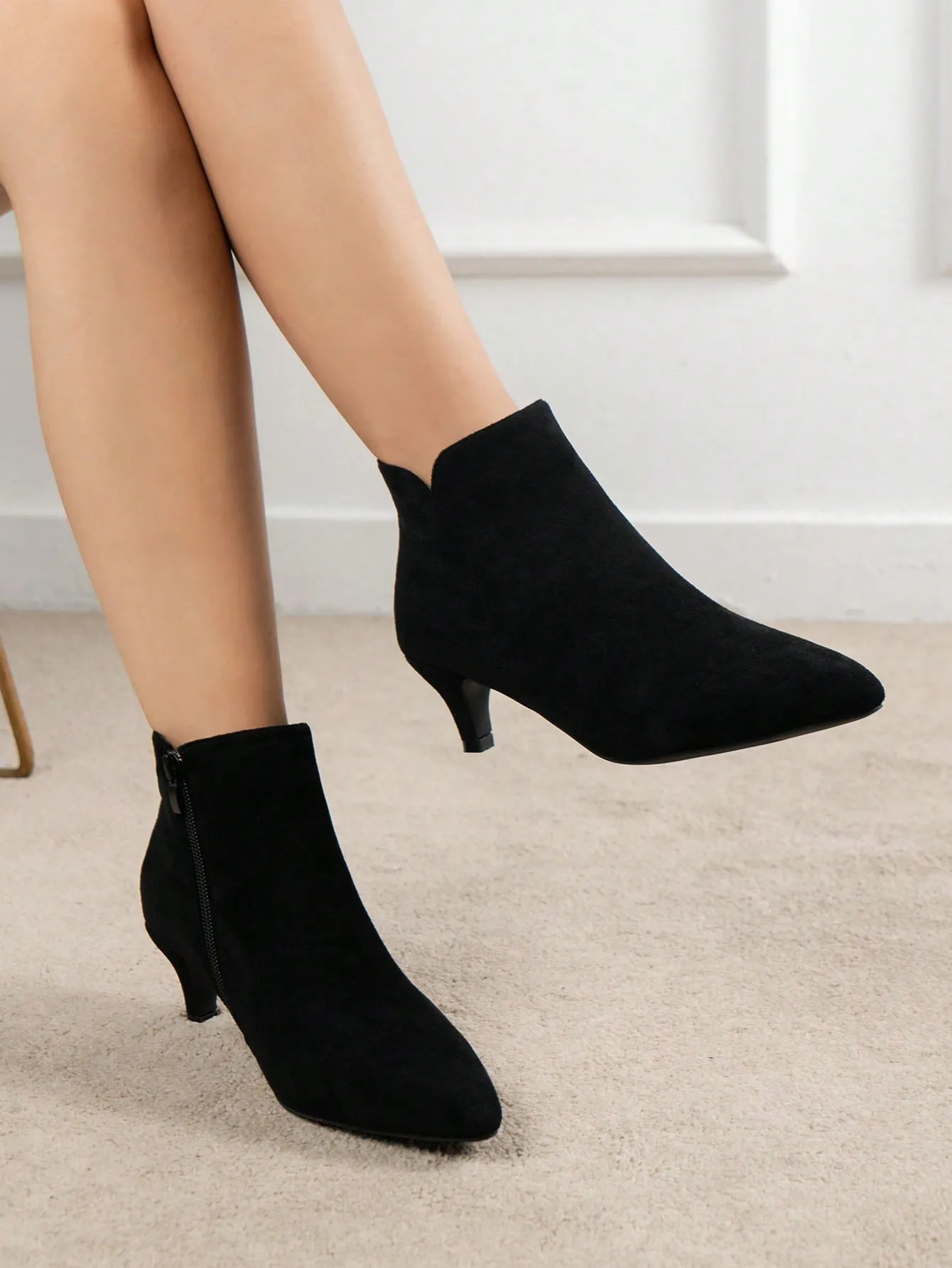 Ankle Boots With Side Zipper - Black