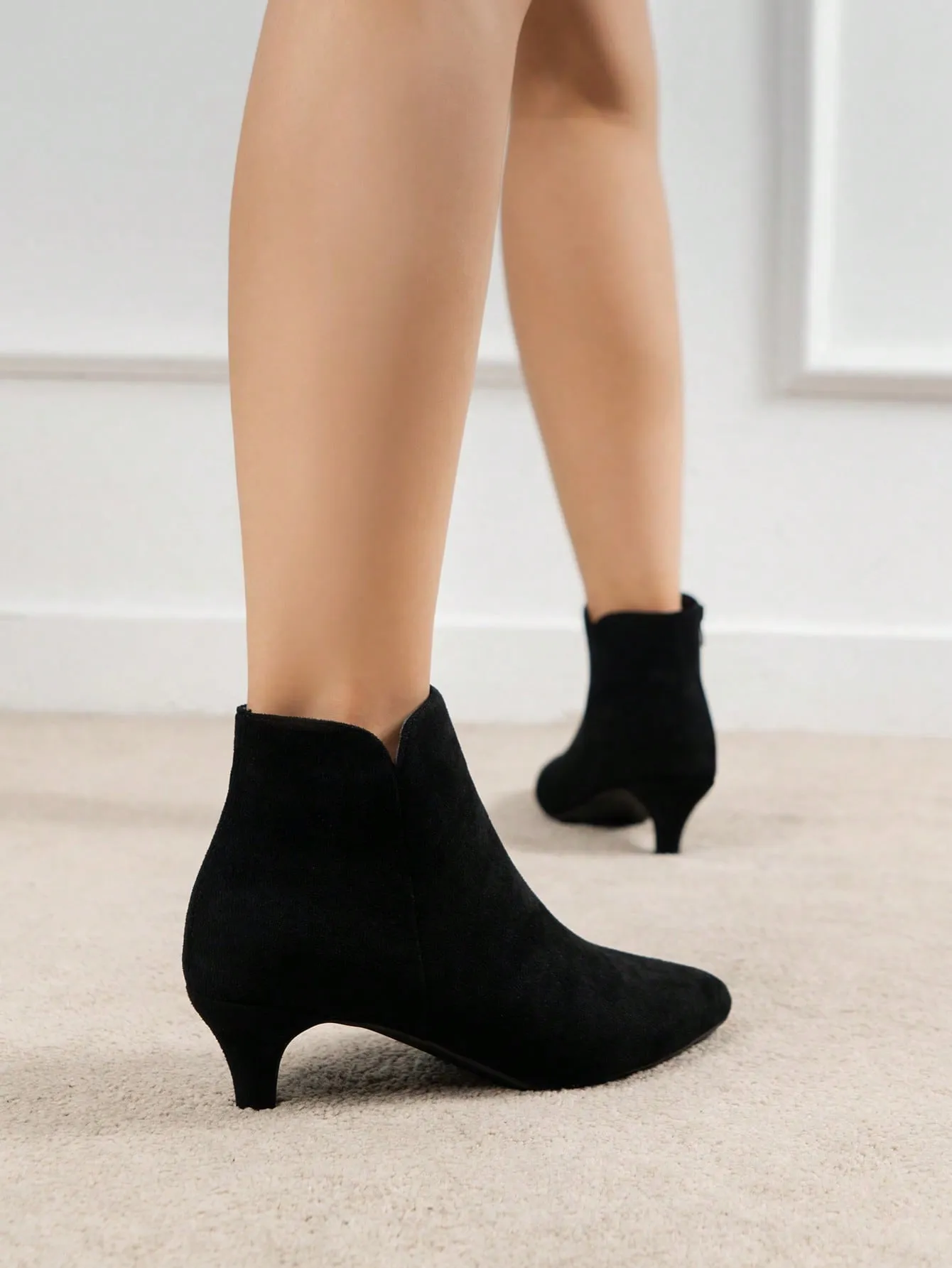 Ankle Boots With Side Zipper - Black