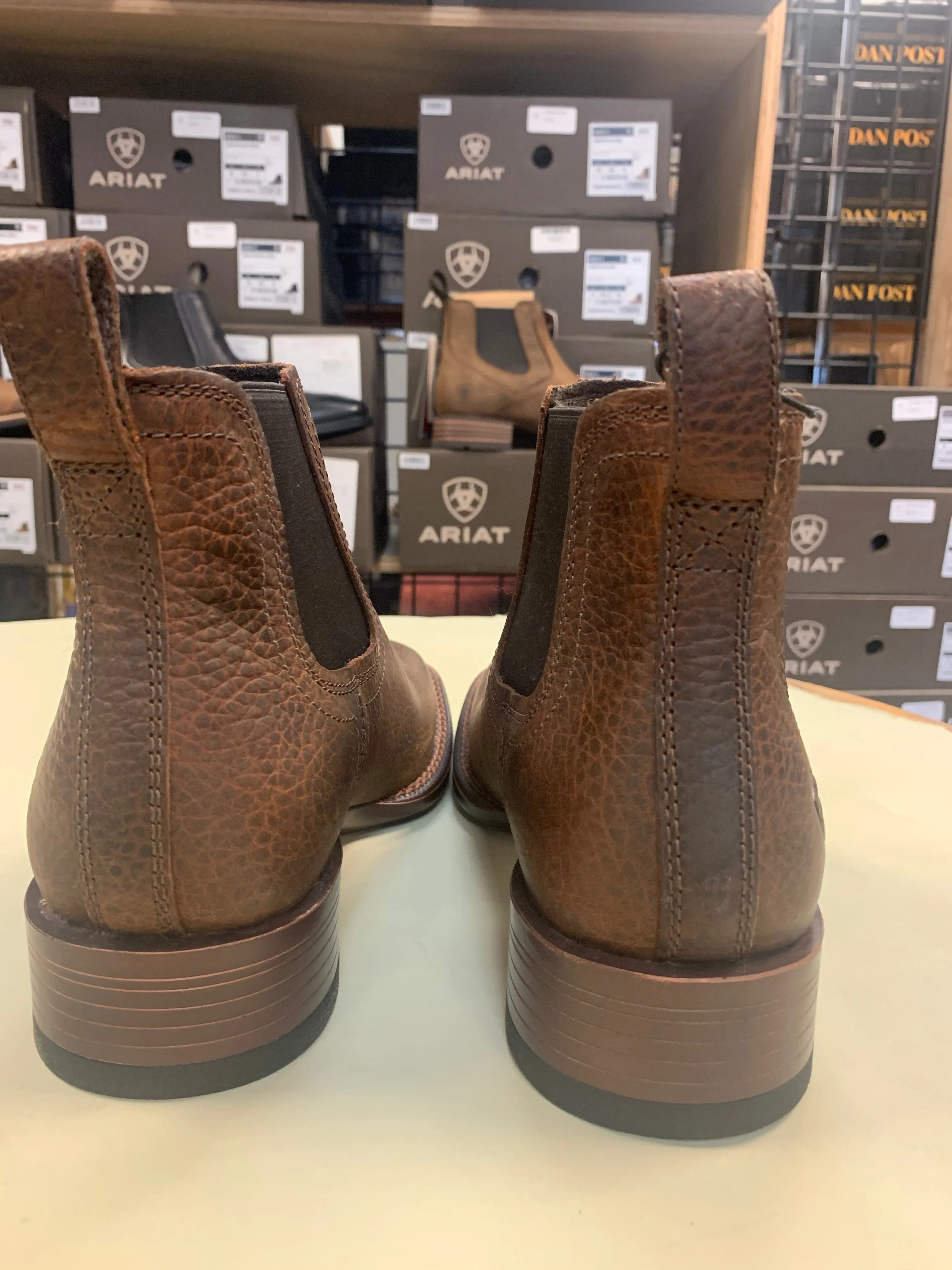 ARIAT MEN'S BOOKER ULTRA CHELSEA BOOTS - BROAD SQUARE TOE