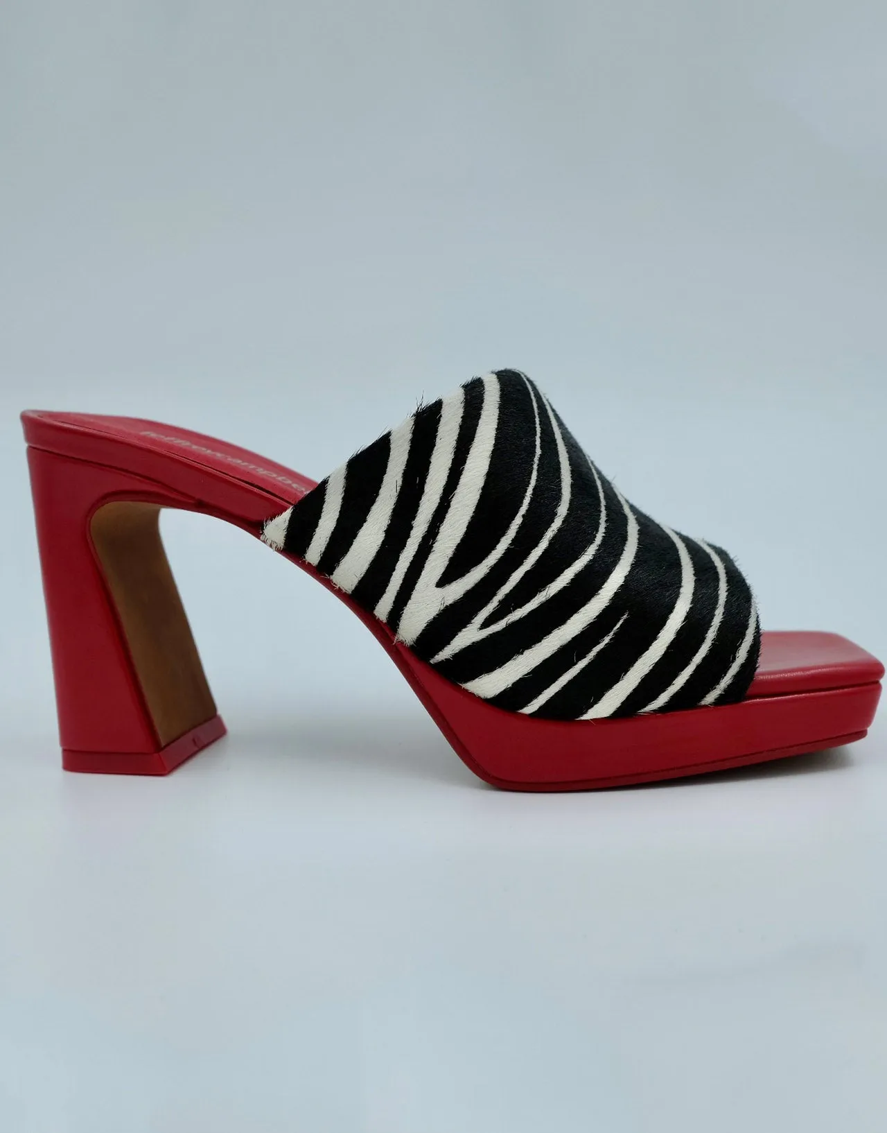 Caviar Black/White/Red Zebra