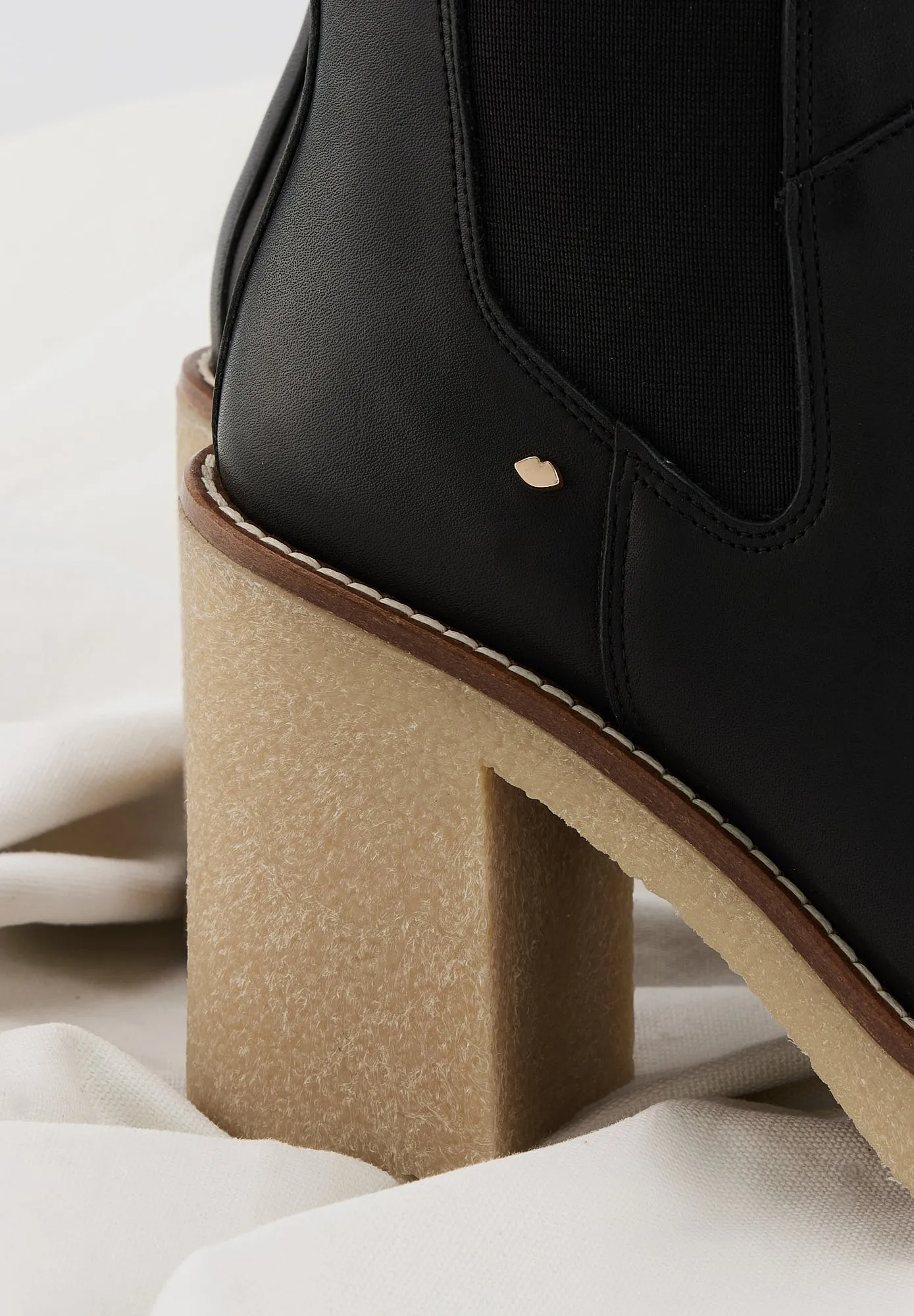 Elle-Cuir Noir
