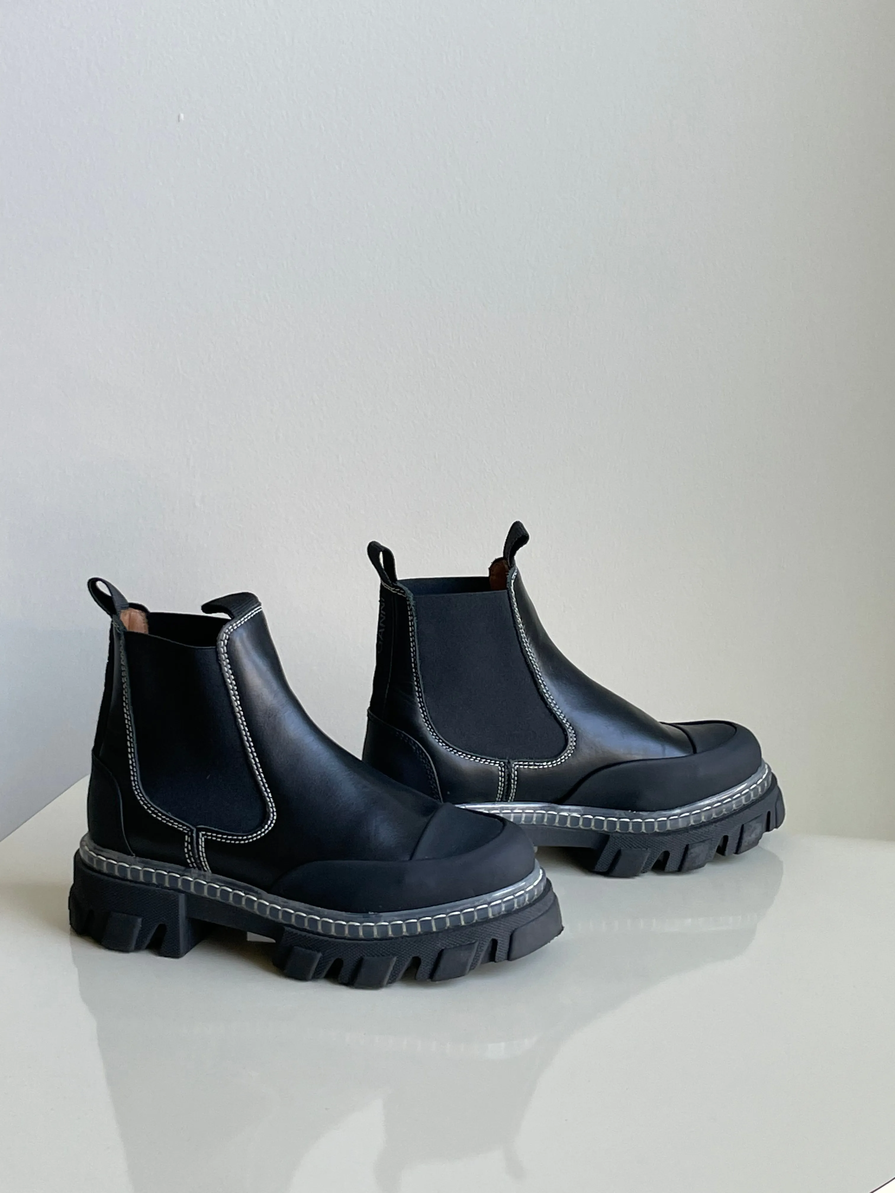 Ganni Chelsea boot