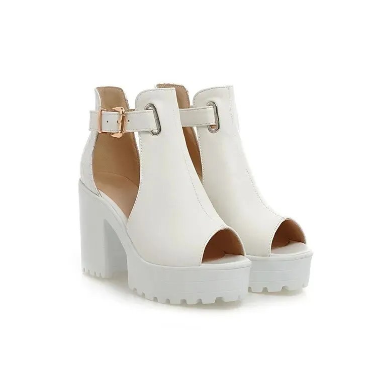 Gladiator Style Square Heel Buckle Strap Sandals