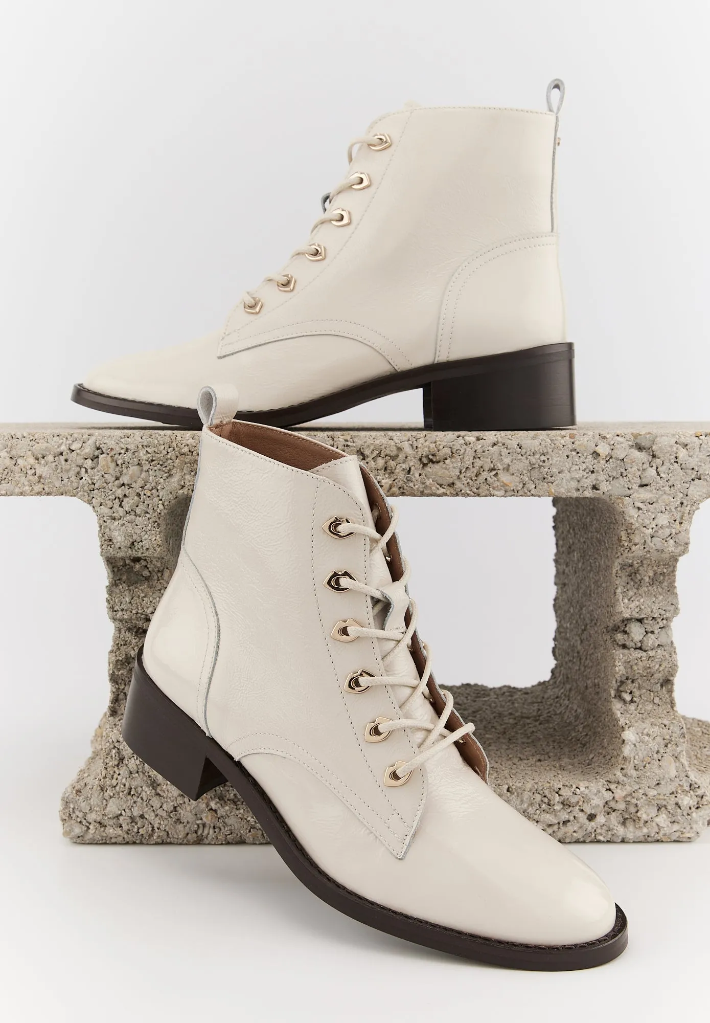 Paulette-Cuir Brillant Beige