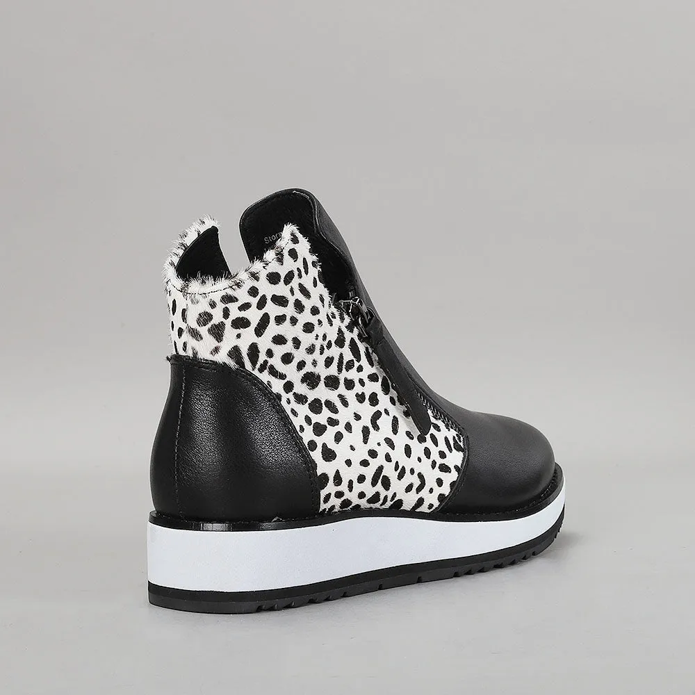 Storm - Black / Snow Pony