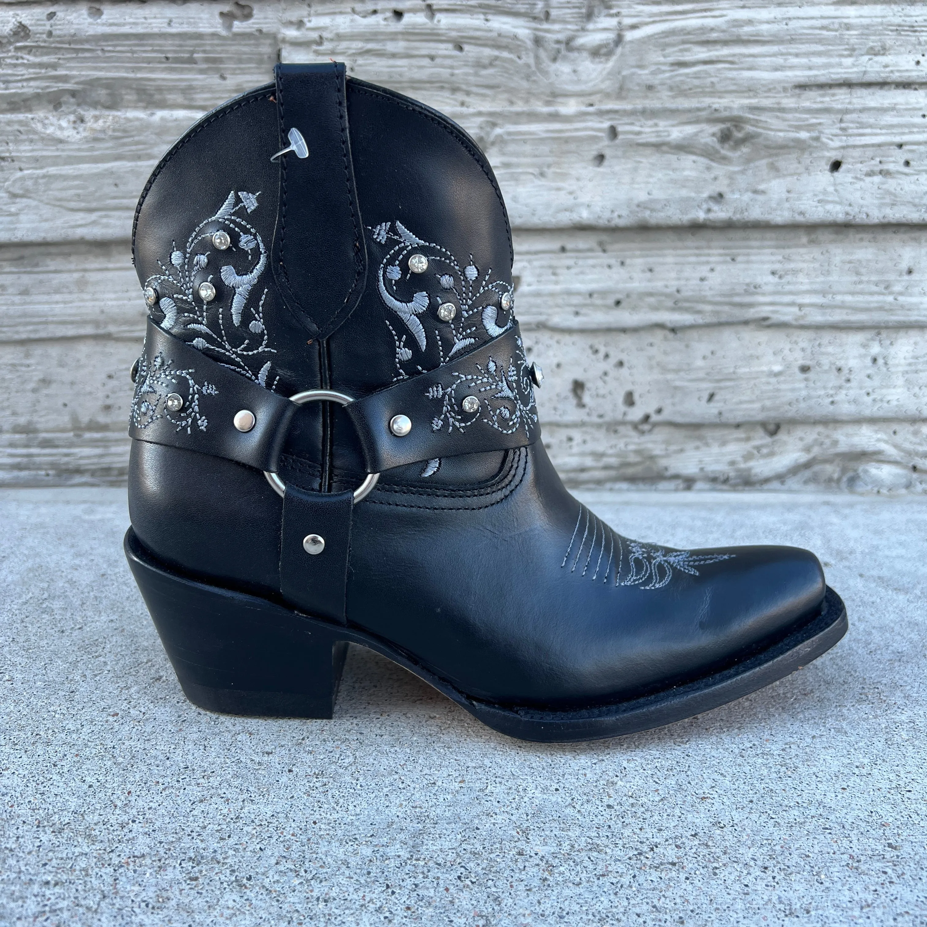 Women's Artillero Embroiderd Ankle Boots European Toe Black
